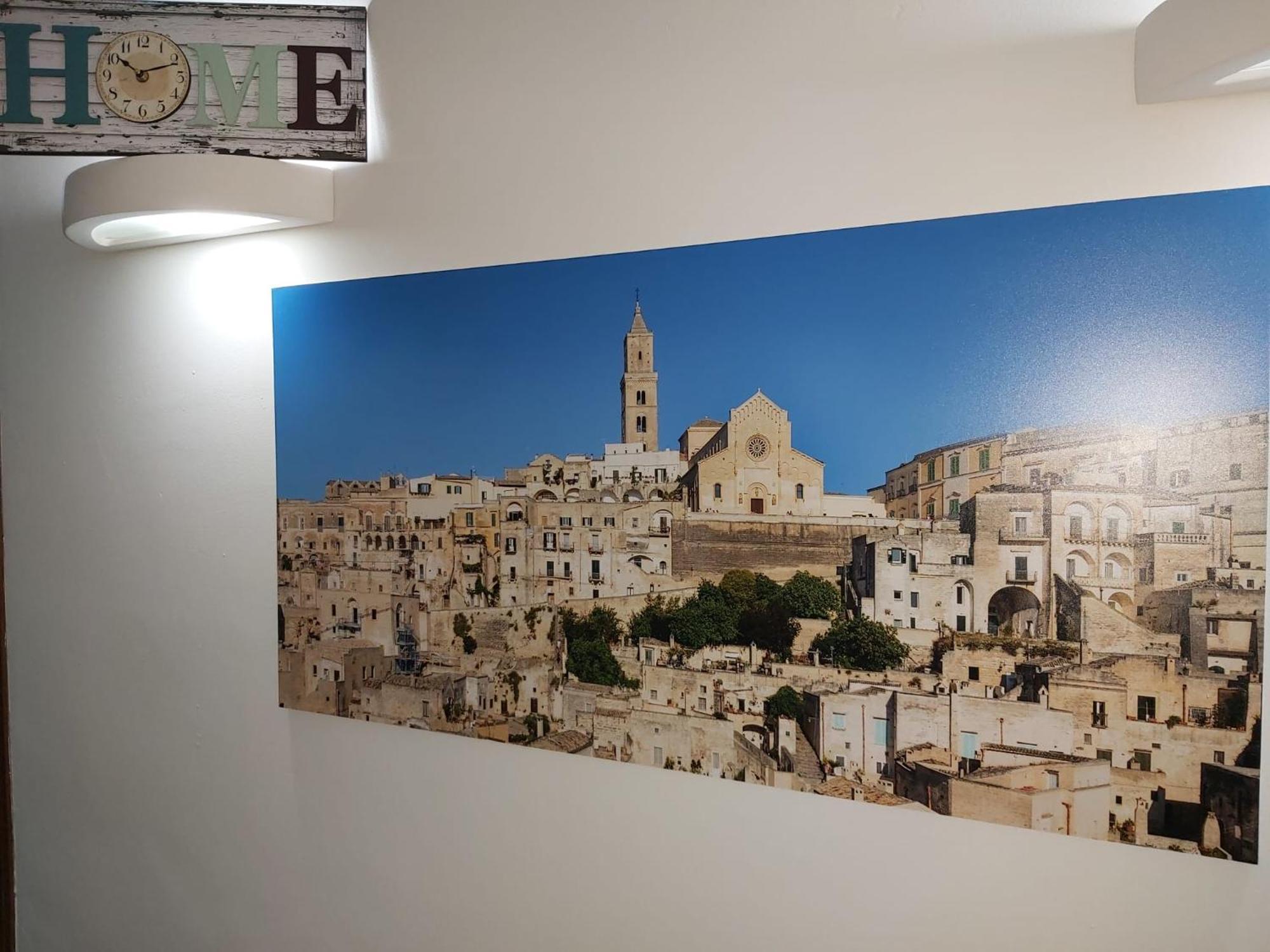 Matera To Love Bilik gambar